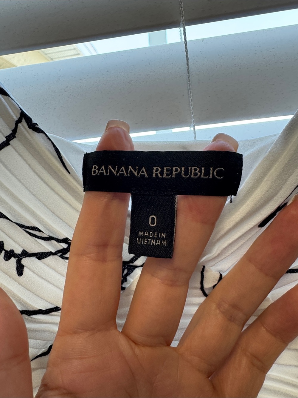 Banana Republic White and Black Floral Midi Dress - Picture 5 of 8